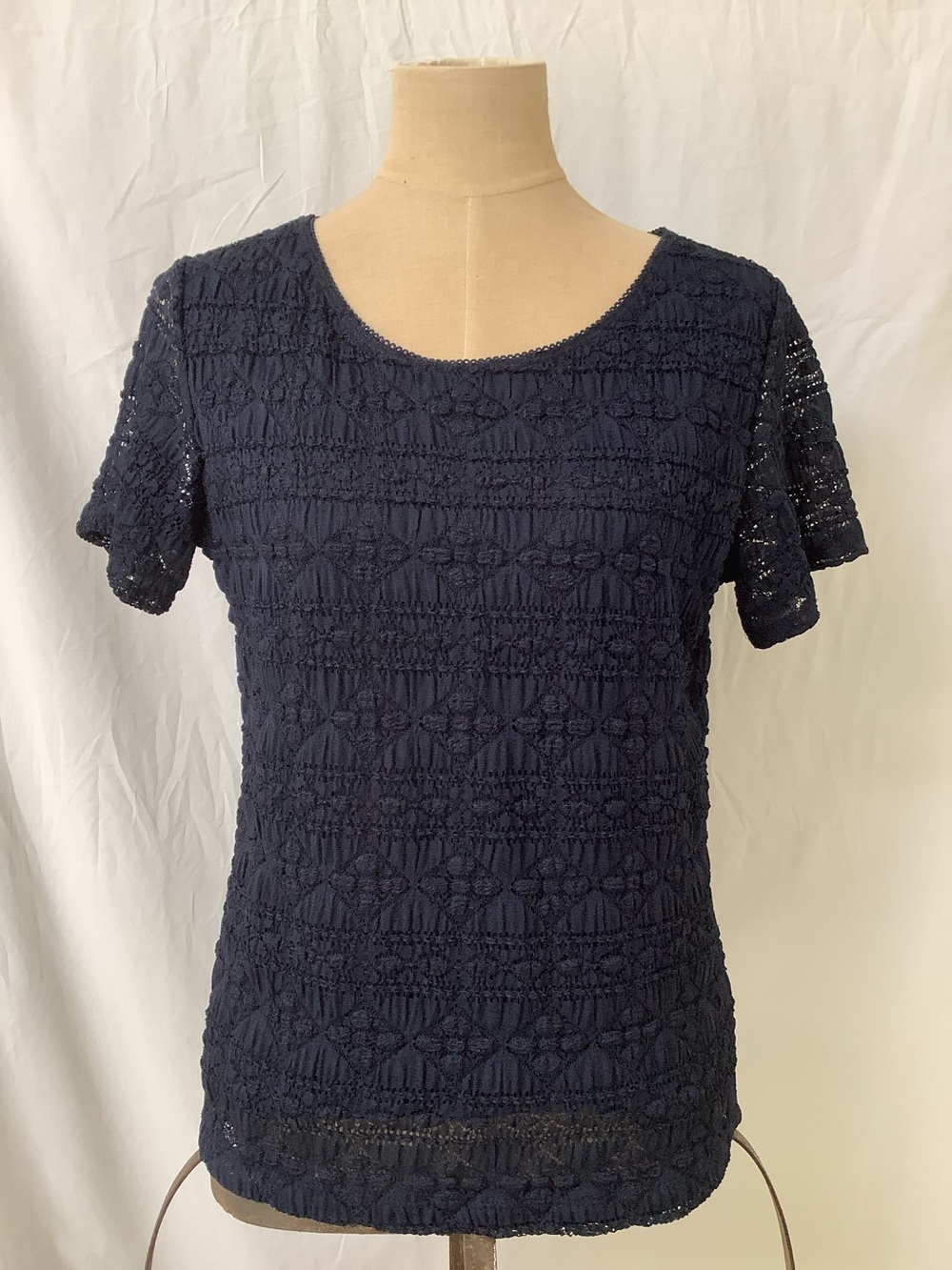 East 5th Stretch Top Shirt-Navy Blue-Blue Lace Overlay-Short Sleeve-EUC-XL